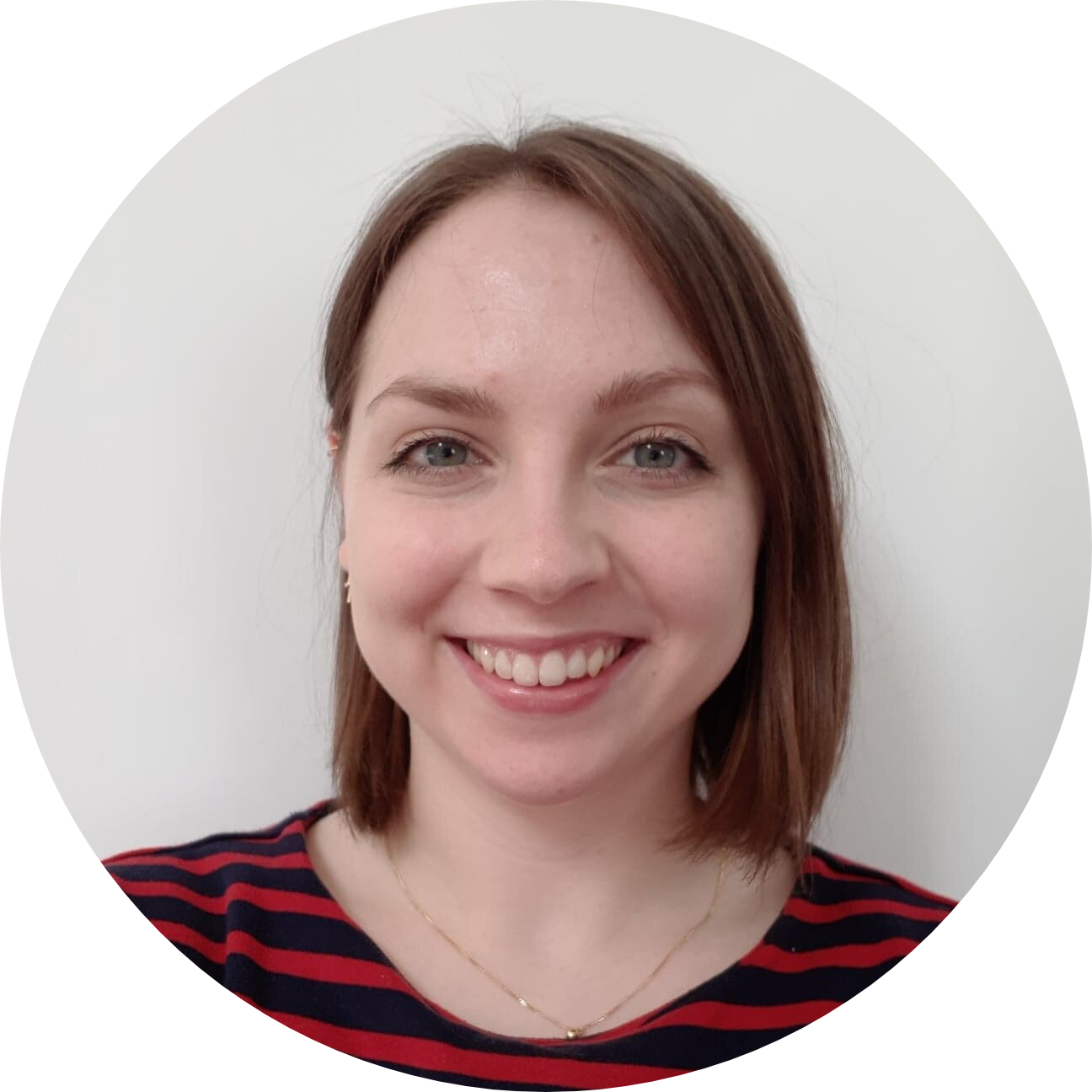 Photo of Stephanie sporting a cheesy grin